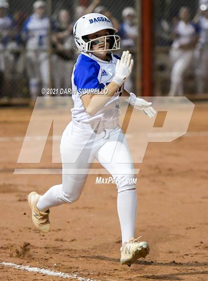 Thumbnail 2 in Fredonia vs Bagdad (AIA  1A Round 1 Playoff) photogallery.