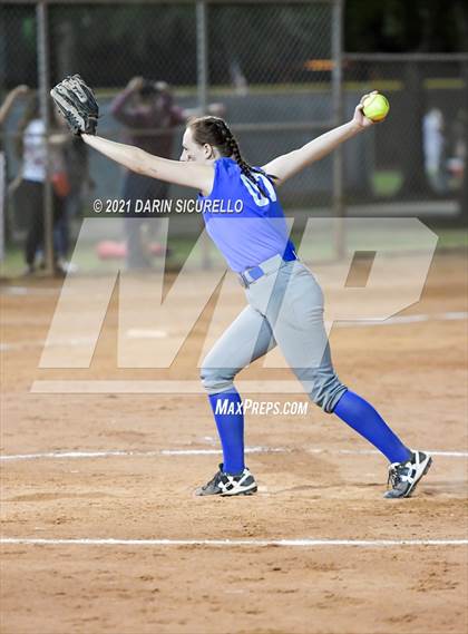 Thumbnail 1 in Fredonia vs Bagdad (AIA  1A Round 1 Playoff) photogallery.