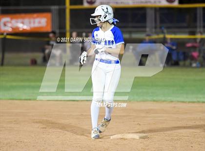 Thumbnail 2 in Fredonia vs Bagdad (AIA  1A Round 1 Playoff) photogallery.