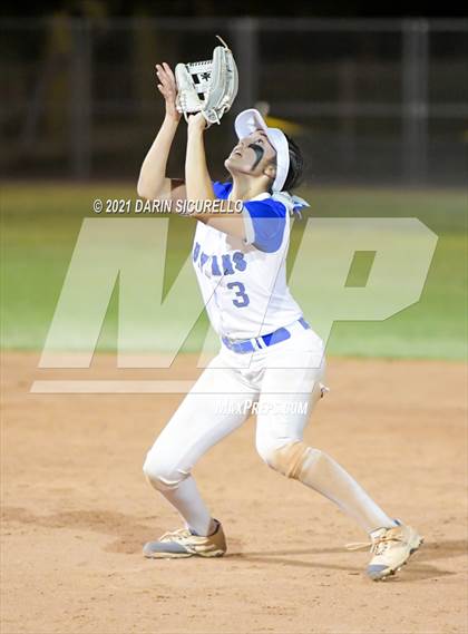 Thumbnail 1 in Fredonia vs Bagdad (AIA  1A Round 1 Playoff) photogallery.