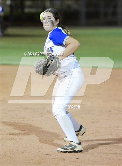 Thumbnail 1 in Fredonia vs Bagdad (AIA  1A Round 1 Playoff) photogallery.