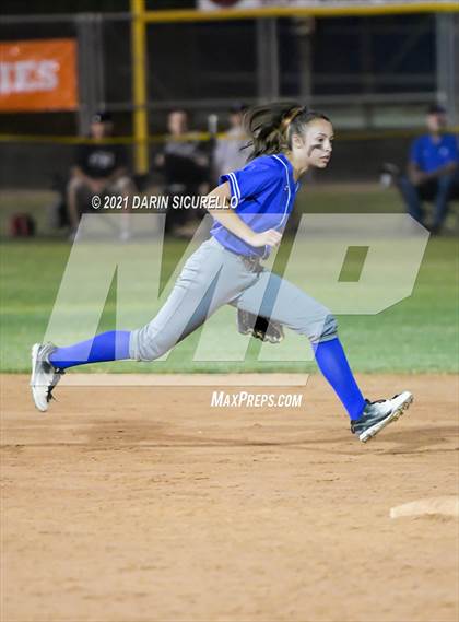 Thumbnail 1 in Fredonia vs Bagdad (AIA  1A Round 1 Playoff) photogallery.