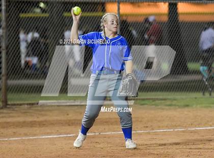 Thumbnail 3 in Fredonia vs Bagdad (AIA  1A Round 1 Playoff) photogallery.