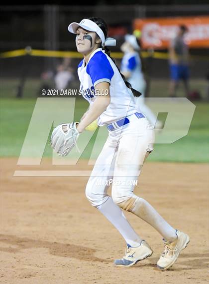 Thumbnail 1 in Fredonia vs Bagdad (AIA  1A Round 1 Playoff) photogallery.
