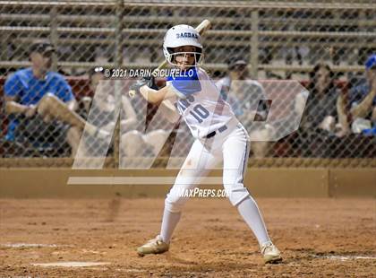 Thumbnail 2 in Fredonia vs Bagdad (AIA  1A Round 1 Playoff) photogallery.