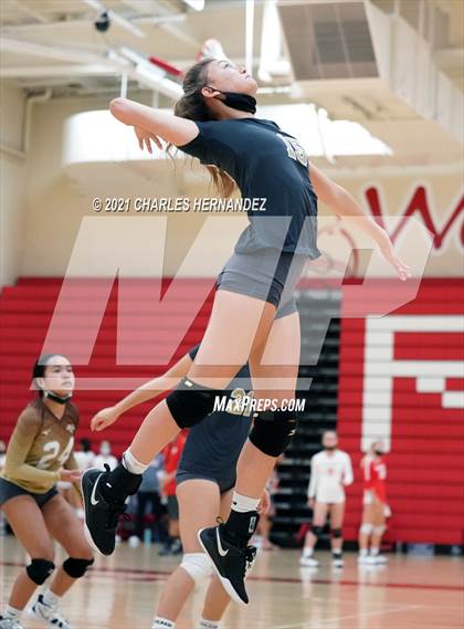 Thumbnail 1 in Thousand Oaks vs West (Molten Power Classic Tournament)  photogallery.
