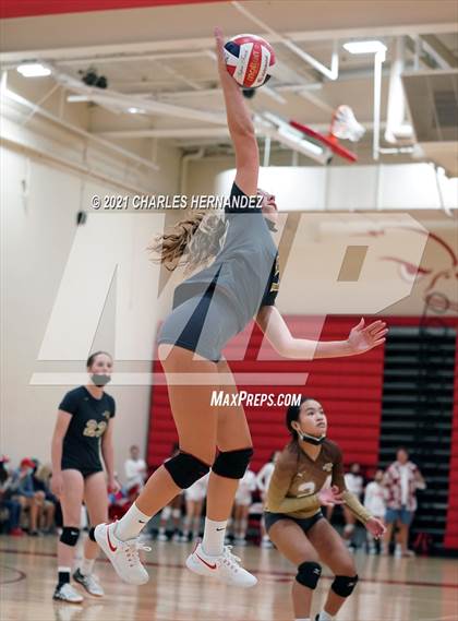 Thumbnail 3 in Thousand Oaks vs West (Molten Power Classic Tournament)  photogallery.