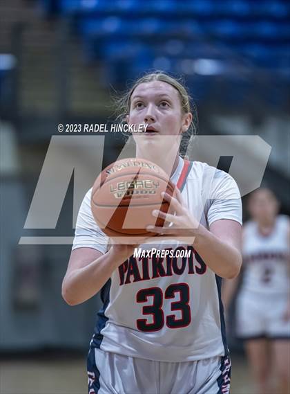 Thumbnail 3 in Truman vs. Helias (Twelve Courts of Christmas) photogallery.