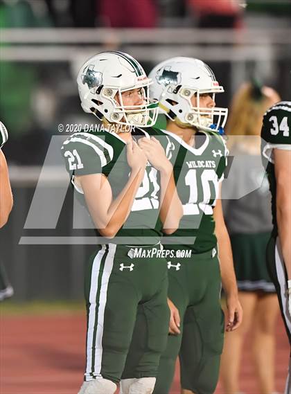 Thumbnail 3 in Santo vs Muenster (UIL 2A Bi-District Playoff) photogallery.