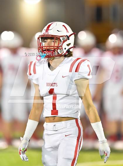 Thumbnail 1 in Santo vs Muenster (UIL 2A Bi-District Playoff) photogallery.