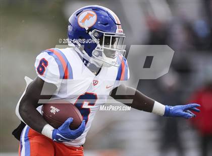 Thumbnail 2 in East St. Louis @ Lemont (IHSA 6A Semifinal) photogallery.