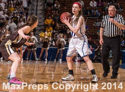 Thumbnail 3 in St. Paul Catholic vs. Thomaston (CIAC Class S Final) photogallery.