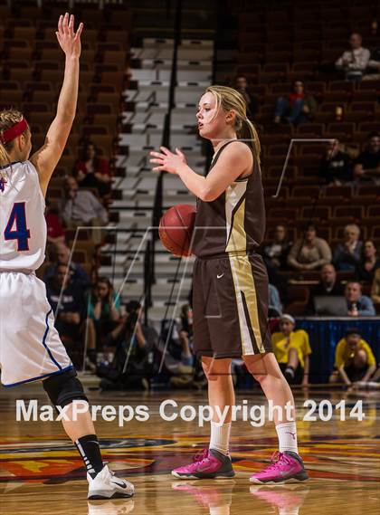 Thumbnail 2 in St. Paul Catholic vs. Thomaston (CIAC Class S Final) photogallery.