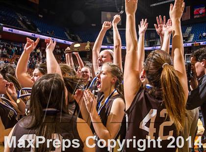 Thumbnail 3 in St. Paul Catholic vs. Thomaston (CIAC Class S Final) photogallery.