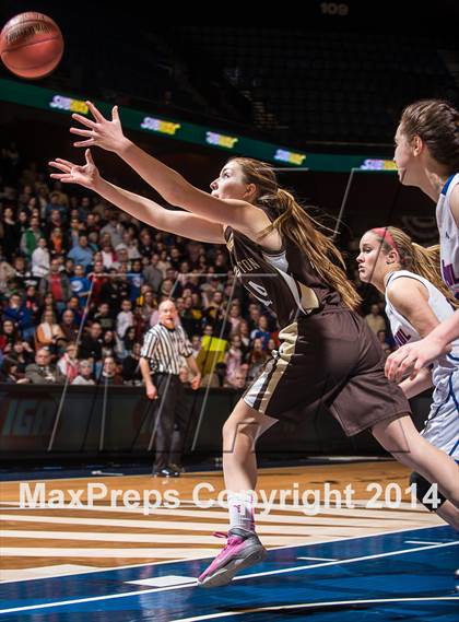 Thumbnail 1 in St. Paul Catholic vs. Thomaston (CIAC Class S Final) photogallery.