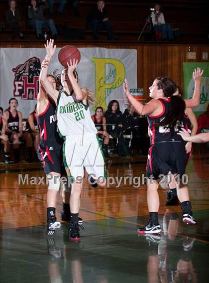 Thumbnail 2 in Rio Americano vs. Foothill (Placer Classic) photogallery.