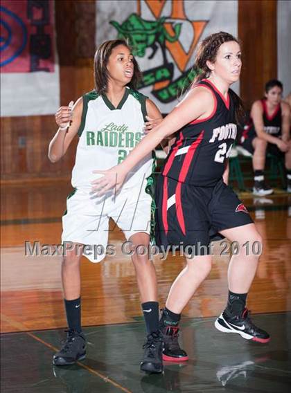 Thumbnail 1 in Rio Americano vs. Foothill (Placer Classic) photogallery.