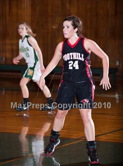 Thumbnail 1 in Rio Americano vs. Foothill (Placer Classic) photogallery.