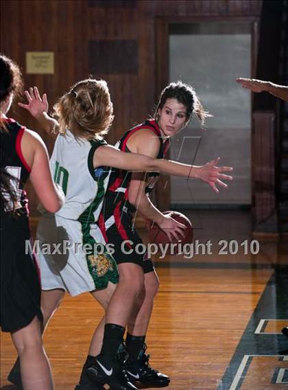 Thumbnail 2 in Rio Americano vs. Foothill (Placer Classic) photogallery.