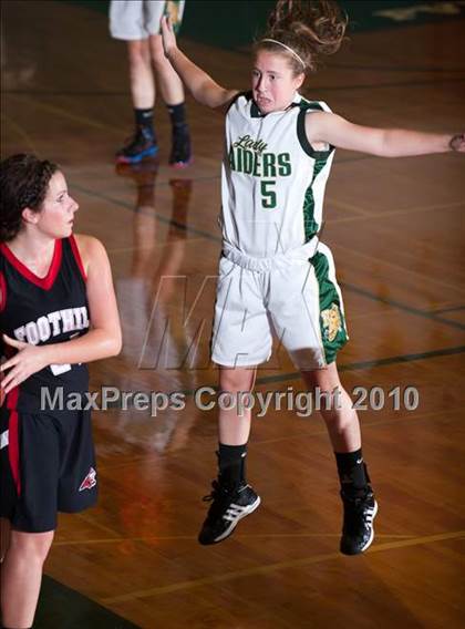 Thumbnail 1 in Rio Americano vs. Foothill (Placer Classic) photogallery.