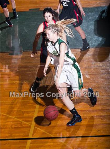 Thumbnail 2 in Rio Americano vs. Foothill (Placer Classic) photogallery.