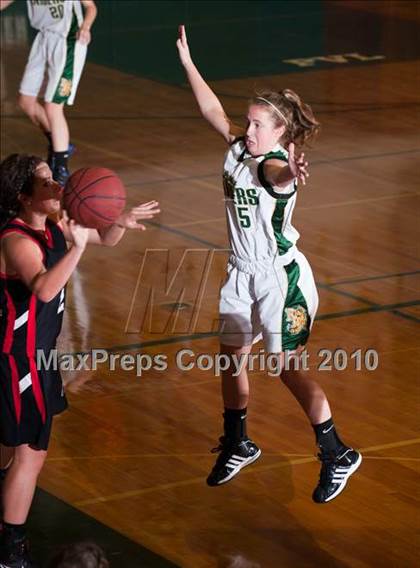 Thumbnail 2 in Rio Americano vs. Foothill (Placer Classic) photogallery.