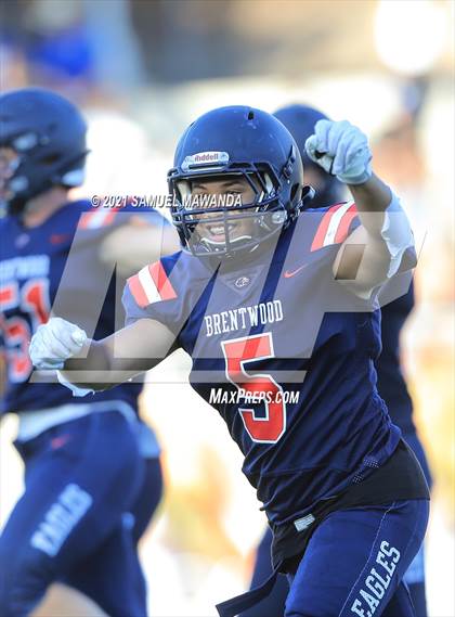 Thumbnail 3 in Brentwood School vs  Burbank photogallery.