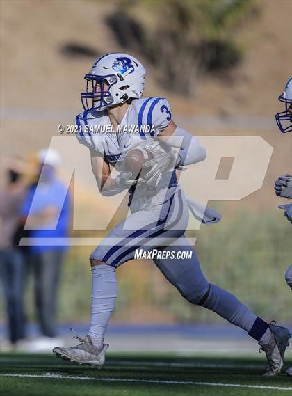 Thumbnail 2 in Brentwood School vs  Burbank photogallery.