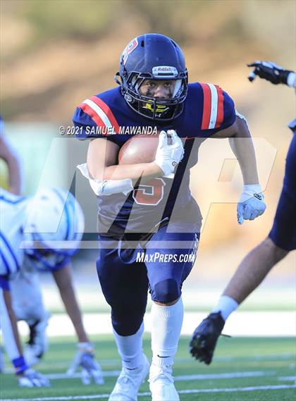 Thumbnail 2 in Brentwood School vs  Burbank photogallery.