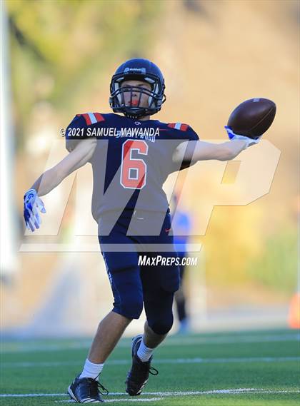 Thumbnail 2 in Brentwood School vs  Burbank photogallery.