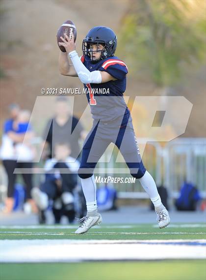 Thumbnail 2 in Brentwood School vs  Burbank photogallery.