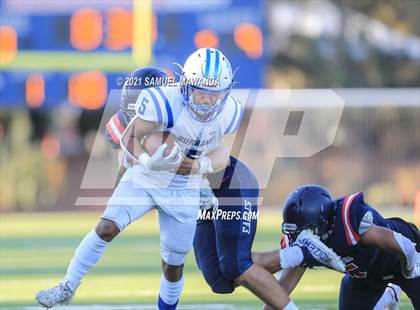Thumbnail 3 in Brentwood School vs  Burbank photogallery.