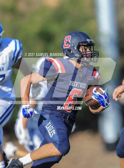 Thumbnail 2 in Brentwood School vs  Burbank photogallery.