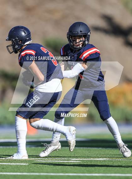 Thumbnail 2 in Brentwood School vs  Burbank photogallery.