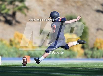 Thumbnail 3 in Brentwood School vs  Burbank photogallery.