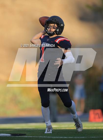 Thumbnail 3 in Brentwood School vs  Burbank photogallery.