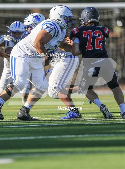 Thumbnail 3 in Brentwood School vs  Burbank photogallery.