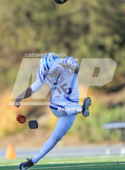 Thumbnail 2 in Brentwood School vs  Burbank photogallery.