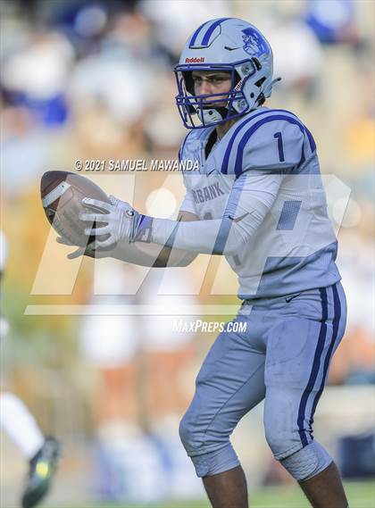 Thumbnail 2 in Brentwood School vs  Burbank photogallery.