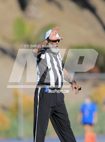 Thumbnail 2 in Brentwood School vs  Burbank photogallery.