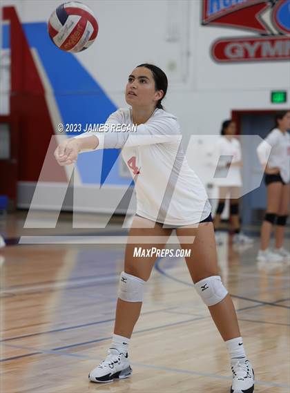 Thumbnail 2 in Burlingame @ Hillsdale photogallery.