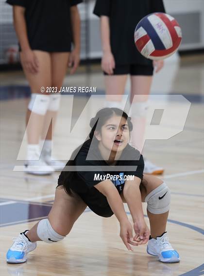 Thumbnail 3 in Burlingame @ Hillsdale photogallery.