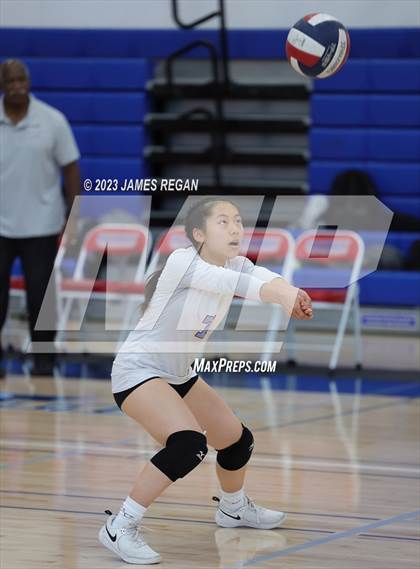 Thumbnail 2 in Burlingame @ Hillsdale photogallery.