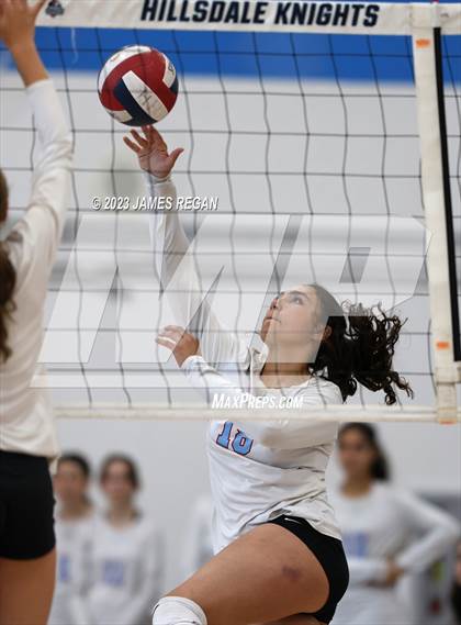 Thumbnail 3 in Burlingame @ Hillsdale photogallery.