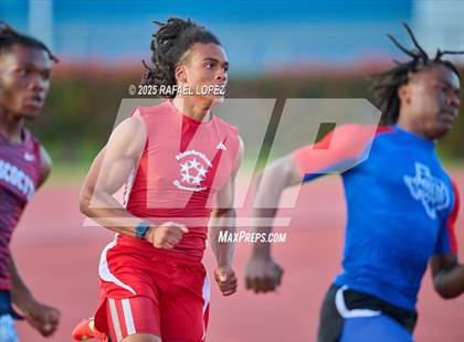 Thumbnail 2 in Panther Relays (200M) photogallery.