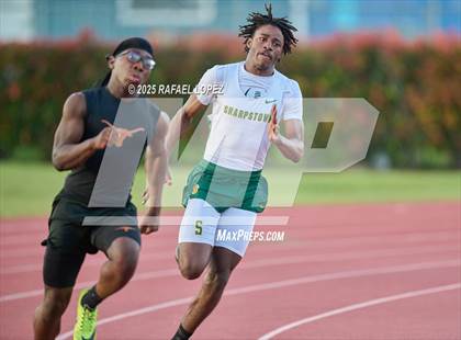 Thumbnail 1 in Panther Relays (200M) photogallery.