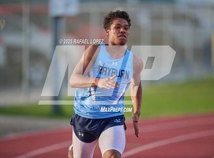 Thumbnail 1 in Panther Relays (200M) photogallery.