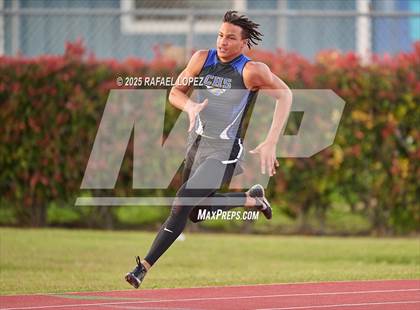 Thumbnail 2 in Panther Relays (200M) photogallery.