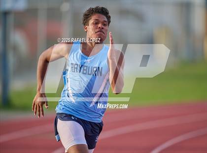 Thumbnail 2 in Panther Relays (200M) photogallery.