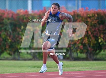 Thumbnail 2 in Panther Relays (200M) photogallery.